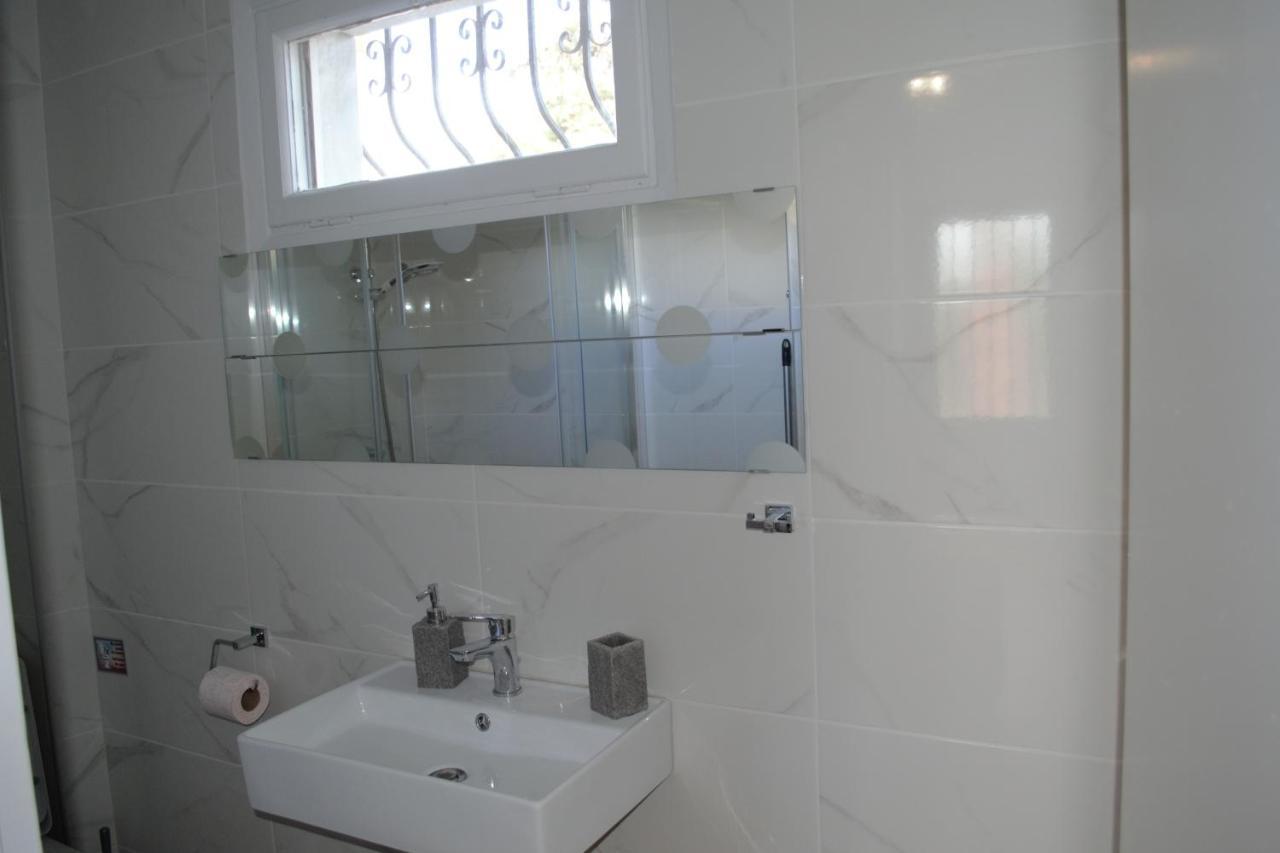 Olivemare Holidays Nea Iraklia Exterior foto
