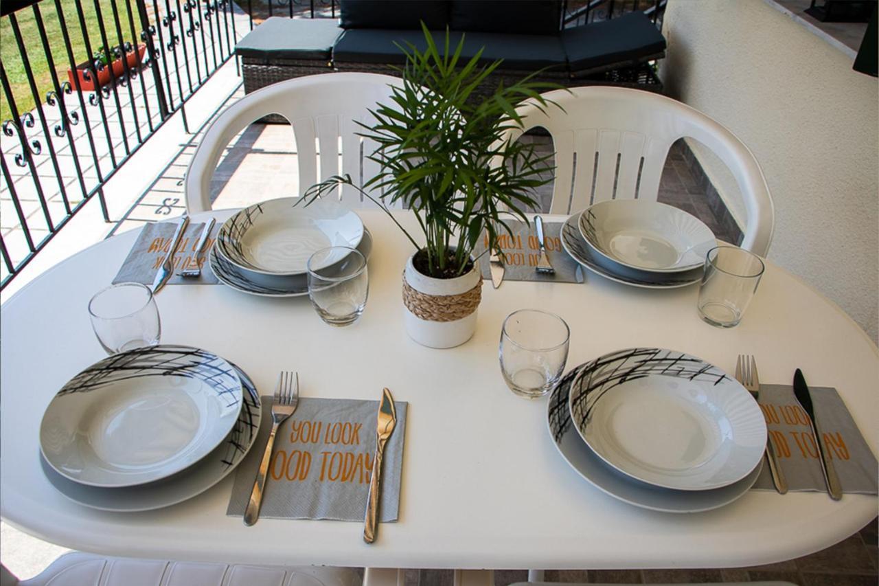 Olivemare Holidays Nea Iraklia Exterior foto